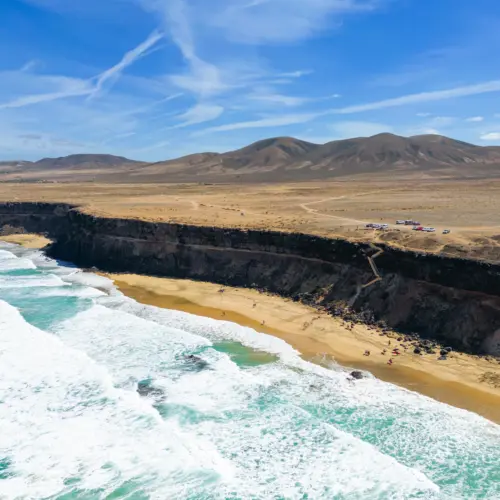 iStock-1474550249escalera_result